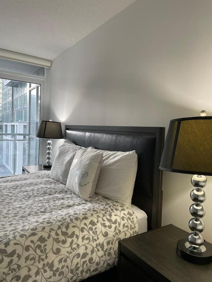 Toronto Downtown Luxurious Stylish 3 Bedroom 3 Bath 2 Balconies Near Rogers Centre Lakeview Condo Dış mekan fotoğraf