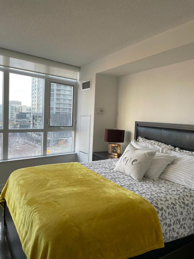 Toronto Downtown Luxurious Stylish 3 Bedroom 3 Bath 2 Balconies Near Rogers Centre Lakeview Condo Dış mekan fotoğraf