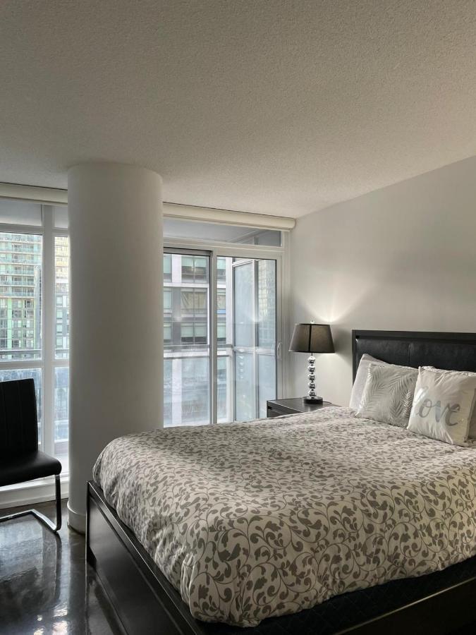 Toronto Downtown Luxurious Stylish 3 Bedroom 3 Bath 2 Balconies Near Rogers Centre Lakeview Condo Dış mekan fotoğraf