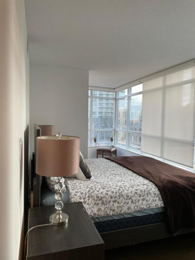 Toronto Downtown Luxurious Stylish 3 Bedroom 3 Bath 2 Balconies Near Rogers Centre Lakeview Condo Dış mekan fotoğraf