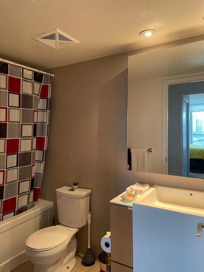 Toronto Downtown Luxurious Stylish 3 Bedroom 3 Bath 2 Balconies Near Rogers Centre Lakeview Condo Dış mekan fotoğraf