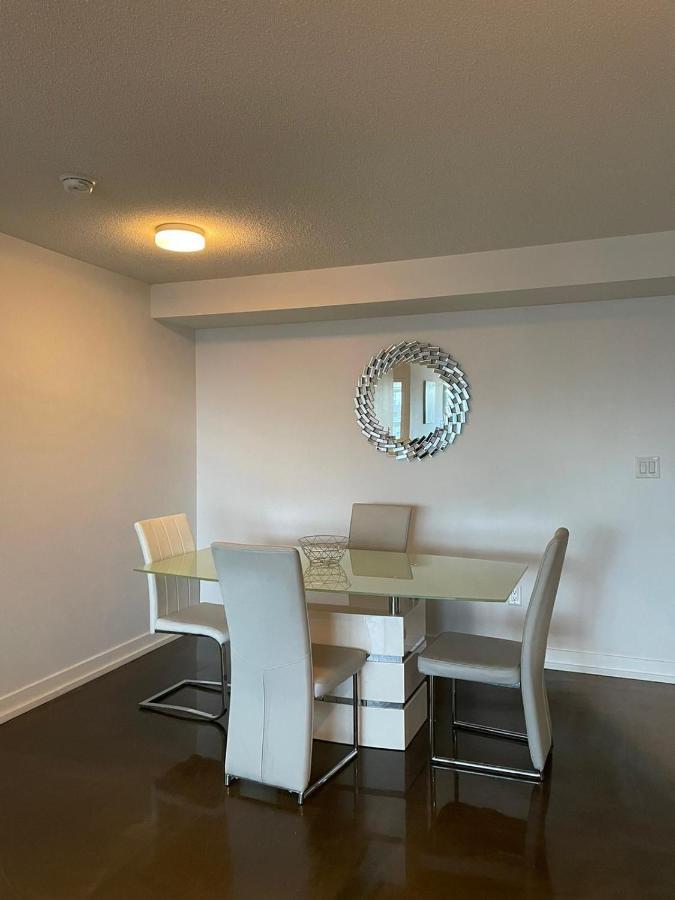 Toronto Downtown Luxurious Stylish 3 Bedroom 3 Bath 2 Balconies Near Rogers Centre Lakeview Condo Dış mekan fotoğraf