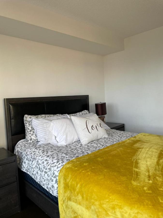 Toronto Downtown Luxurious Stylish 3 Bedroom 3 Bath 2 Balconies Near Rogers Centre Lakeview Condo Dış mekan fotoğraf