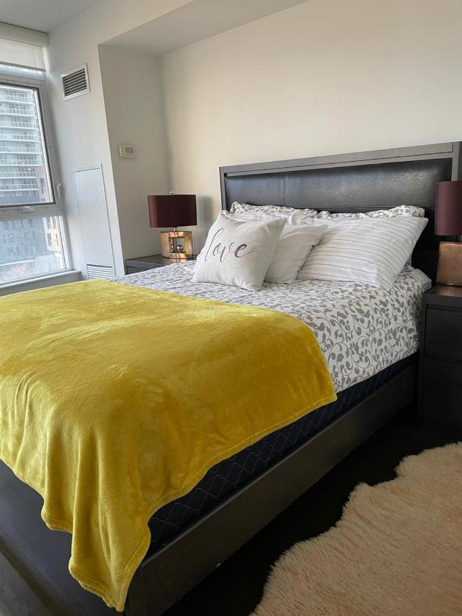 Toronto Downtown Luxurious Stylish 3 Bedroom 3 Bath 2 Balconies Near Rogers Centre Lakeview Condo Dış mekan fotoğraf