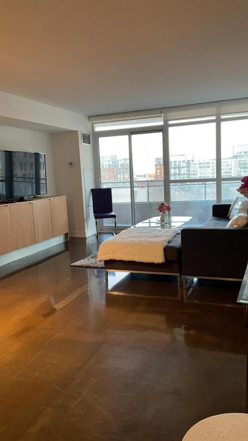 Toronto Downtown Luxurious Stylish 3 Bedroom 3 Bath 2 Balconies Near Rogers Centre Lakeview Condo Dış mekan fotoğraf