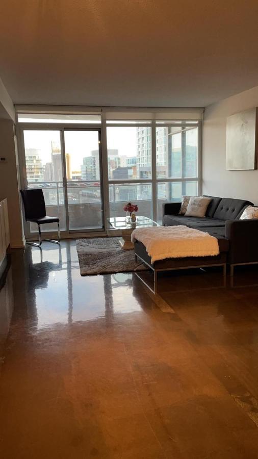 Toronto Downtown Luxurious Stylish 3 Bedroom 3 Bath 2 Balconies Near Rogers Centre Lakeview Condo Dış mekan fotoğraf