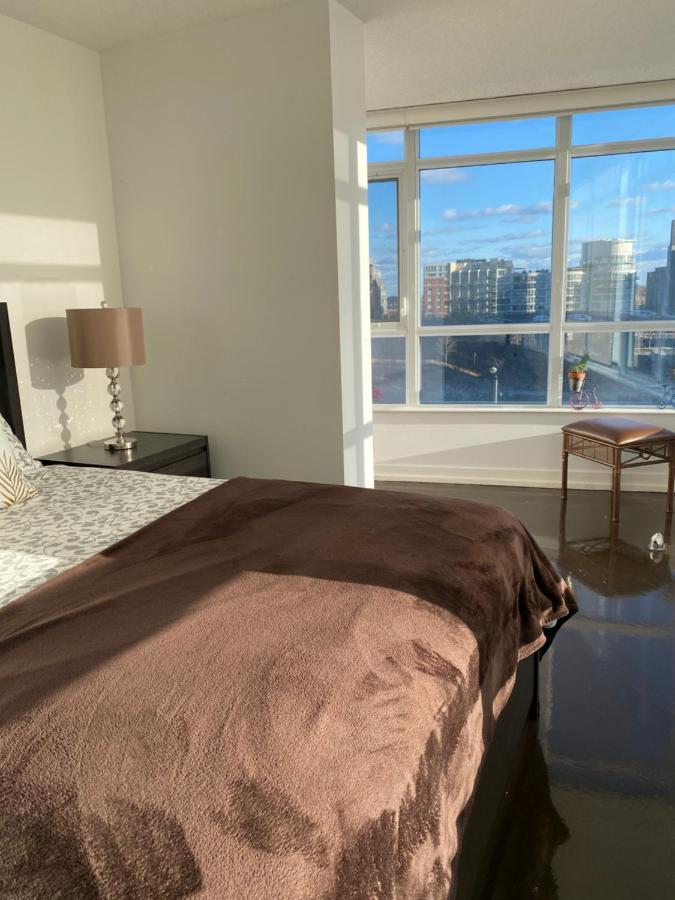 Toronto Downtown Luxurious Stylish 3 Bedroom 3 Bath 2 Balconies Near Rogers Centre Lakeview Condo Dış mekan fotoğraf