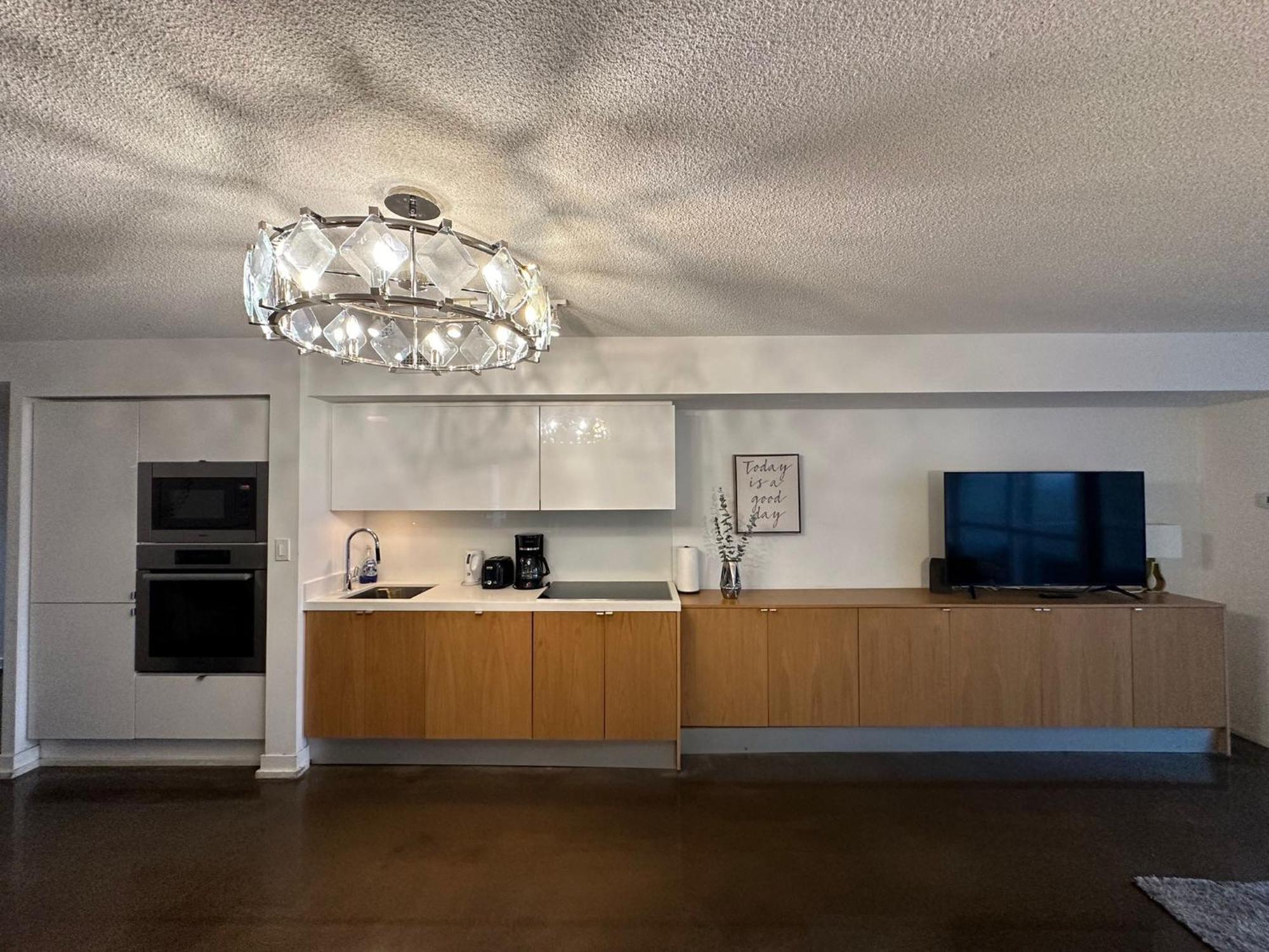 Toronto Downtown Luxurious Stylish 3 Bedroom 3 Bath 2 Balconies Near Rogers Centre Lakeview Condo Dış mekan fotoğraf