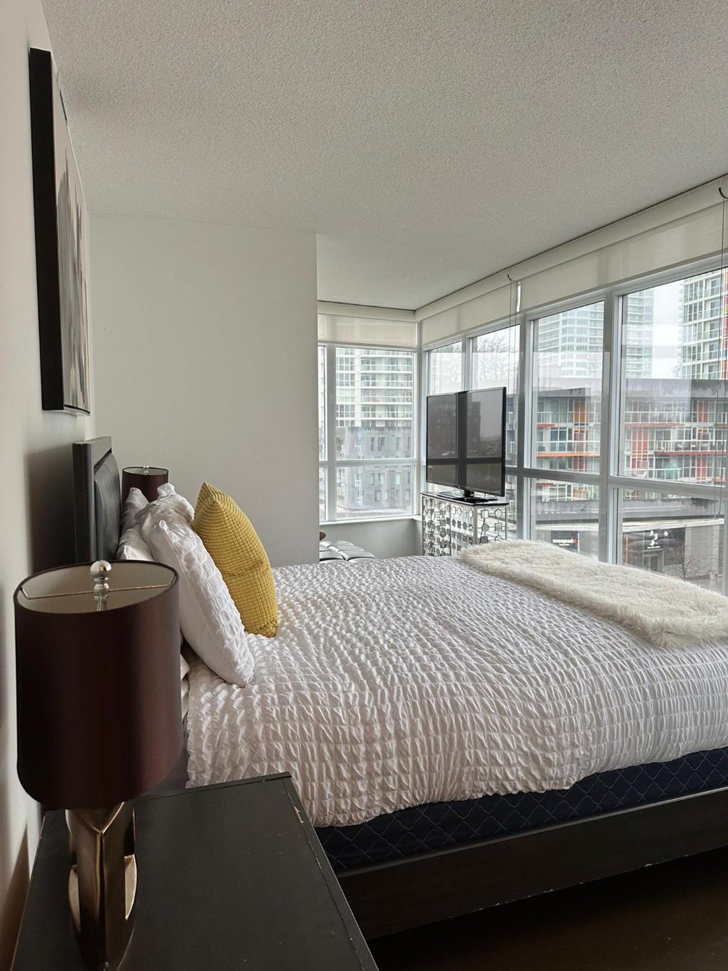 Toronto Downtown Luxurious Stylish 3 Bedroom 3 Bath 2 Balconies Near Rogers Centre Lakeview Condo Dış mekan fotoğraf
